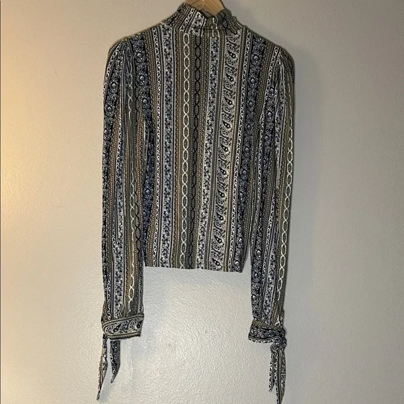 Free People Mock Neck Printed Top | Navy & Beige | Stretchy - Picture 4 of 12